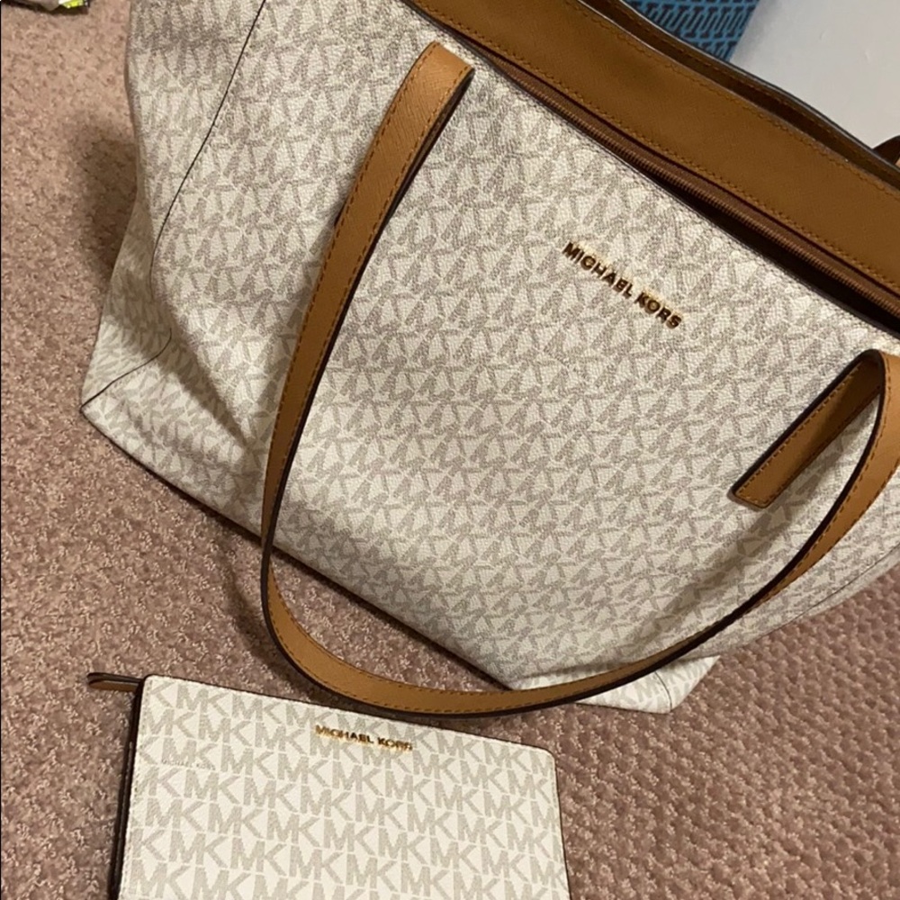 Michale kors bag and wallet